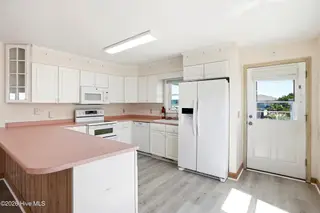 2704 W Beach Drive, Oak Island, NC 28465 – photo 13: 19_2704_w_beach_dr_017