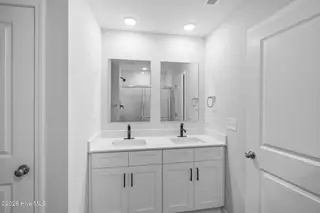 7016 Bayberry Park Drive, New Bern, NC 28562 – photo 13: 31-web-or-mls-BLS_0084