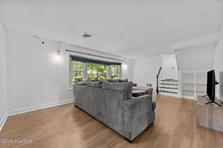 208 Greenwood Drive, Greenville, NC 27834 – photo 21: 20-web-or-mls-LHV_8530