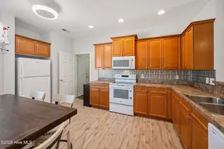 1025 Garden Club Way, Leland, NC 28451 – photo 8: 10-web-or-mls-DSC_1182