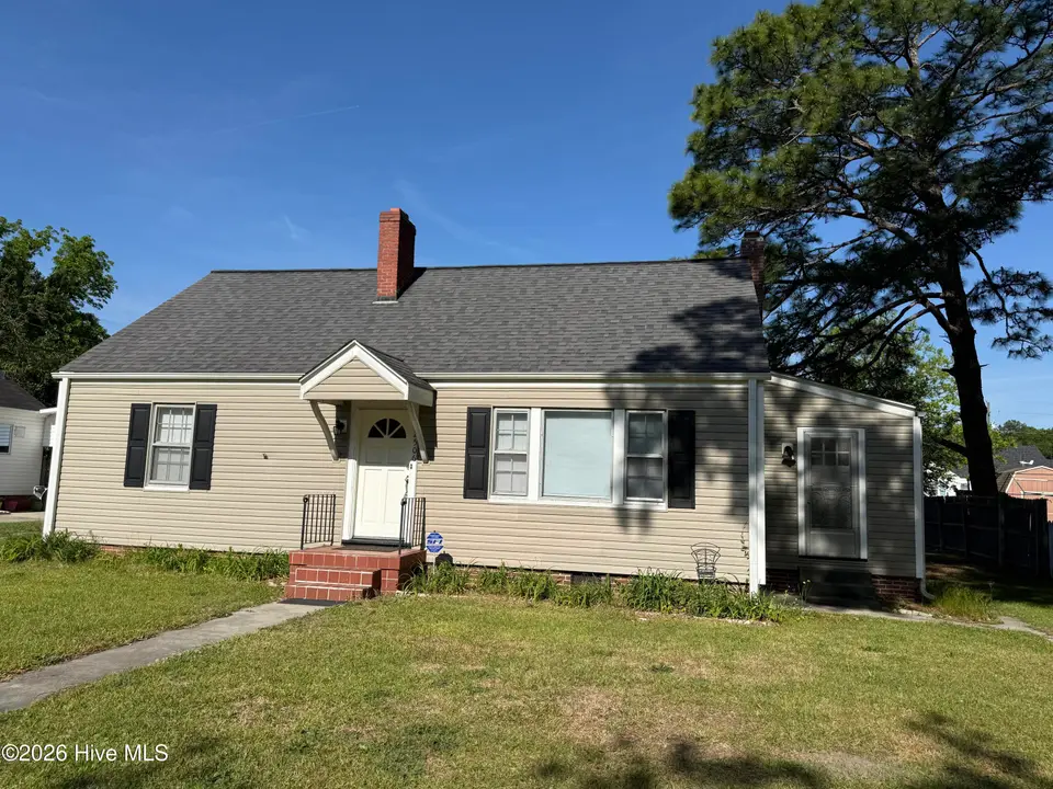 2506 Sunset Avenue, Greenville, NC 27834 – photo 1 of 13: Front View