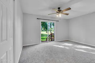 1223 Pelican Drive, New Bern, NC 28560 – photo 8: Primary Bedroom
