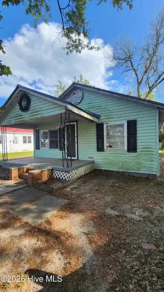 407 W Lewis Street, Whiteville, NC 28472 – photo 2: Front 2