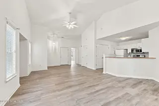 100 Jasmine Court, Morehead City, NC 28557 – photo 21: 27-web-or-mls-100-Jasmine-Ct-033_edit