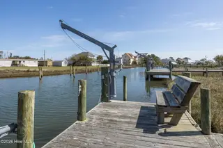 305 Joan Court, Beaufort, NC 28516 – photo 4: 7-web-or-mls-1S3A1304
