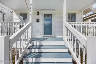 711 Ann Street, Wilmington, NC 28401 – photo 4: 11_front entryway