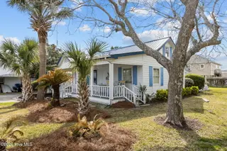 319 Old Causeway Road, Atlantic Beach, NC 28512 – photo 2: Side view of house