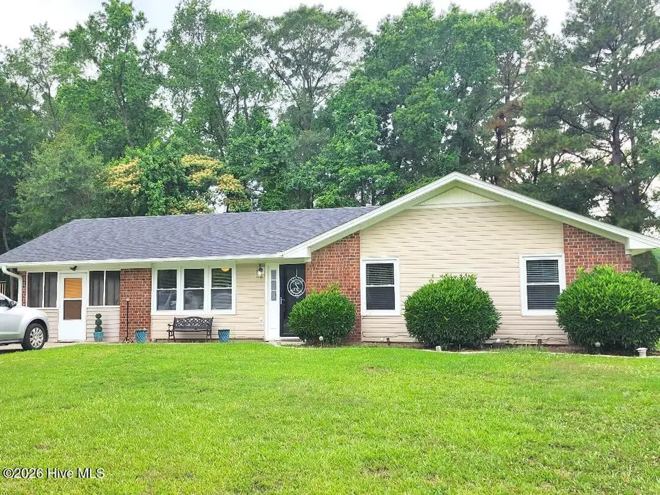 102 Fox Run Circle, Greenville, NC 27858 – photo 1 of 19: front1
