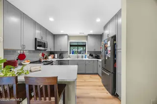1304 Two Mile Circle E, Wilmington, NC 28405 – photo 19: 23_kitchen