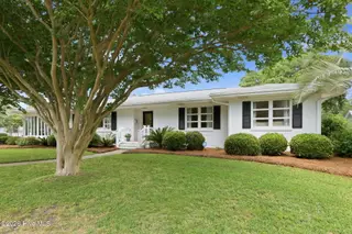 2112 Evans Street, Morehead City, NC 28557 – photo 15: 16-web-or-mls-1S3A7654