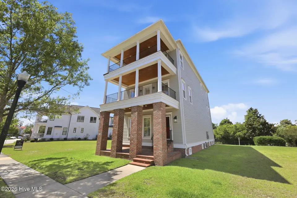 807 E Front Street, New Bern, NC 28560 – photo 1 of 63: 3-web-or-mls-0C0A9632