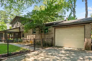 208 Greenwood Drive, Greenville, NC 27834 – photo 4: 3-web-or-mls-LHV_8617