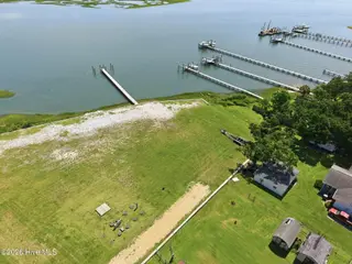 184 2 Lennoxville Point Road, Beaufort, NC 28516 – photo 6: 7-web-or-mls-DJI_20260702113057_0410_D