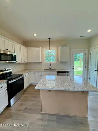 105 Spring Meadows Drive, Aberdeen, NC 28315 – photo 5: IMG_3812 (1)