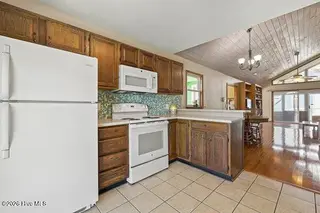 930 Tidewater Lane, Carolina Beach, NC 28428 – photo 20: Kitchen