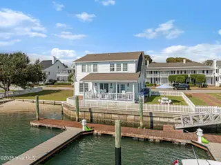 122 Front Street & Slip #5, Beaufort, NC 28516 — 4-bedroom home, Beaufort, NC, photo 3 of 63: Stunning Front St home