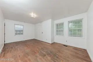 39 Sophia Drive, Jacksonville, NC 28540 — 3-bedroom home in Lakeview Park, Jacksonville, NC, photo 15 of 51: LivingRoom