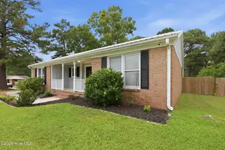 1110 Brynn Marr Road, Jacksonville, NC 28546 – photo 2