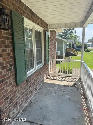 704 W 3rd Street, Washington, NC 27889 – photo 3: Front Porch