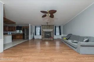 210 Creek Bank Drive, New Bern, NC 28560 — 3-bedroom manufactured home in Creekwater Haven, New Bern, NC, photo 11 of 58: LivingRoom