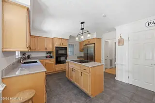2513 Hickory Street, New Bern, NC 28562 – photo 16: 26-web-or-mls-DSC_9787