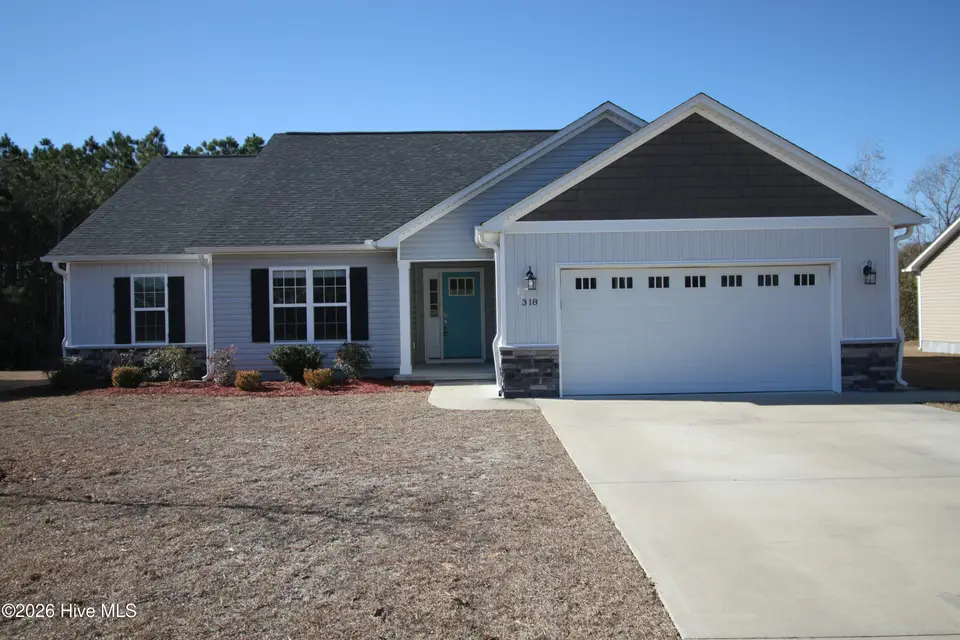 318 Independence Boulevard, Newport, NC 28570 – photo 1 of 26: Main Picture