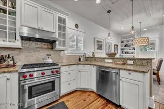 209 N Lord Street, Southport, NC 28461 – photo 13: Kitchen