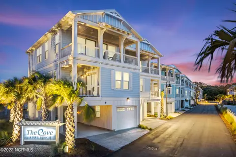 304 Red Lewis Dr, Kure Beach