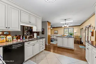 205 W Hedgelawn Way, Southern Pines, NC 28387 – photo 18: h17