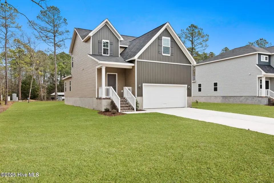 908 Lanyard Lane, New Bern, NC 28560 – photo 1 of 37: 20260305153458624134000000-o