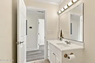 106 Willis Avenue B, Atlantic Beach, NC 28512 – photo 19: 17-web-or-mls-IMG_0549