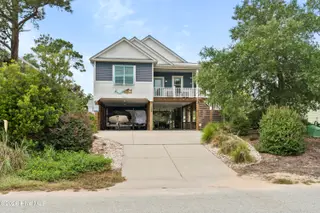127 NE 34th Street, Oak Island, NC 28465 — 3-bedroom home in Tranquil Harbor, Oak Island, NC, photo 2 of 53: DSC08318