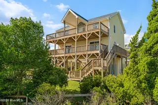 118 Heverly Drive, Emerald Isle, NC 28594 – photo 3: Stunning Emerald Isle home