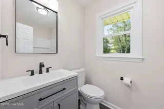 1040 Broad Creek Road, New Bern, NC 28560 – photo 17: 27-web-or-mls-0C0A7780