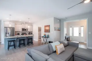 421 Taylorwood Drive, Beaufort, NC 28516 – photo 10: Open floor plan