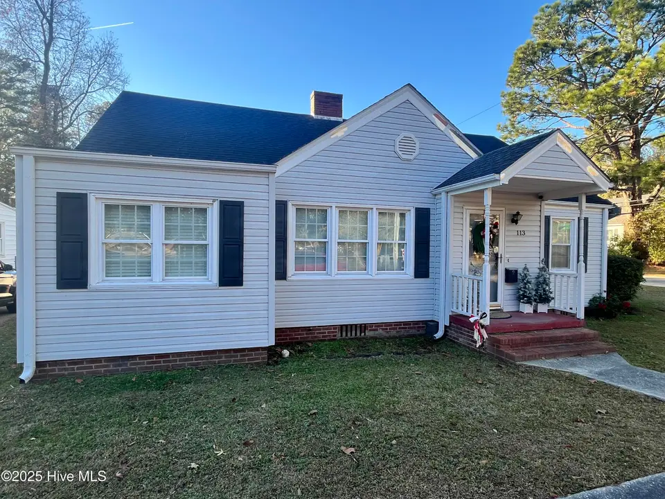 113 N Thompson Street, Whiteville, NC 28472 – photo 1 of 17: IMG_3704