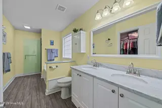 412 Neuchatel Road, New Bern, NC 28562 – photo 18: Master Bath