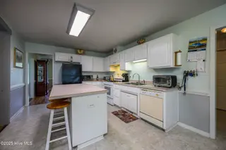 102 Laura Drive, New Bern, NC 28562 – photo 15: Kitchen
