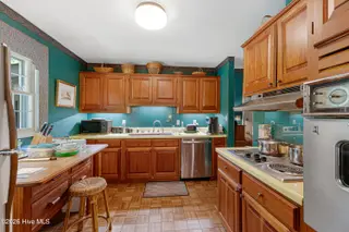 5118 Midyette Avenue, Morehead City, NC 28557 – photo 8: Kitchen