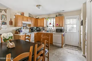 1121 Masters Lane A And B, Greenville, NC 27834 – photo 17: 8G4A4319