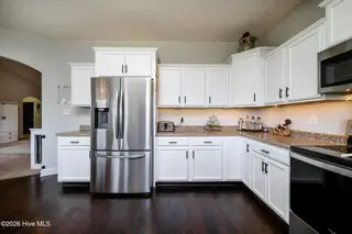 3408 Lefringhouse Lane, New Bern, NC 28562 — 3-bedroom home in Hardee Farms, New Bern, NC, photo 17 of 38: Kitchen