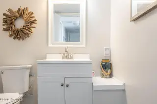 1509 Ocean Drive West, Emerald Isle, NC 28594 — 4-bedroom townhome in Emerald Isle By The Sea, Emerald Isle, NC, photo 18 of 26: 2 Seas the Day West 010 hall powder