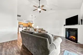 2205 Dovedale Drive B, Greenville, NC 27834 – photo 18: 26-web-or-mls-IMG_0042