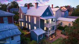210 Nun Street, Wilmington, NC 28401 – photo 3: 005_210_nun_st_twilight-3_33