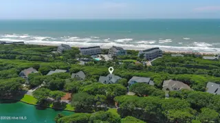 573 Coral Ridge Road, Pine Knoll Shores, NC 28512 – photo 2: Stunning Pine Knoll Shores home