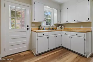 209 N Thompson Street, Whiteville, NC 28472 – photo 7: Kitchen