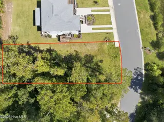 625 Vale Drive, Wilmington, NC 28411 – photo 6: 9-web-or-mls-DJI_20260909115748_0581_D c