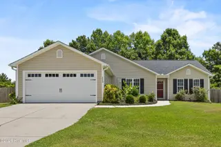 113 Rolling Meadow Drive, Richlands, NC 28574 — 3-bedroom home in Rolling Meadows, Richlands, NC, photo 4 of 46: 4_front exterior