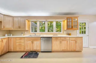 47 Birdie Drive, Whispering Pines, NC 28327 – photo 9: Kitchen