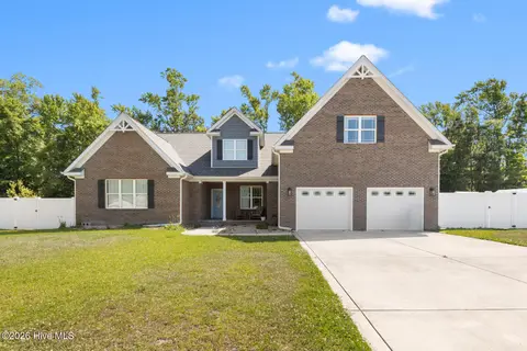 402 King Richard Ct, Jacksonville